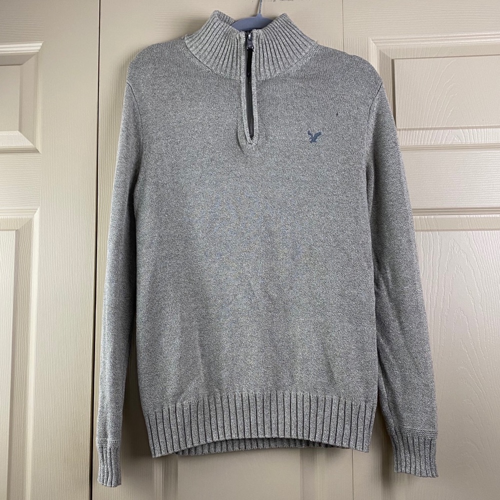American Eagle Men’s Quarter ZIP sweater.